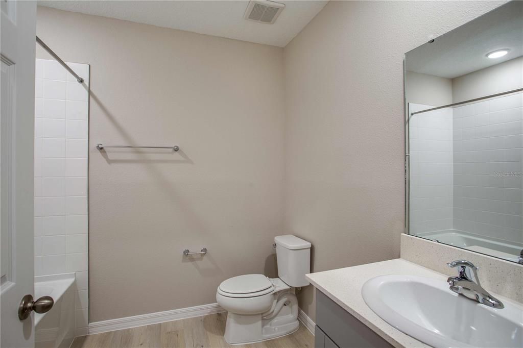 En Venta: $466,990 (5 camas, 3 baños, 3011 Pies cuadrados)