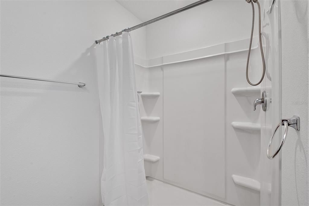 En Venta: $310,000 (4 camas, 2 baños, 1491 Pies cuadrados)