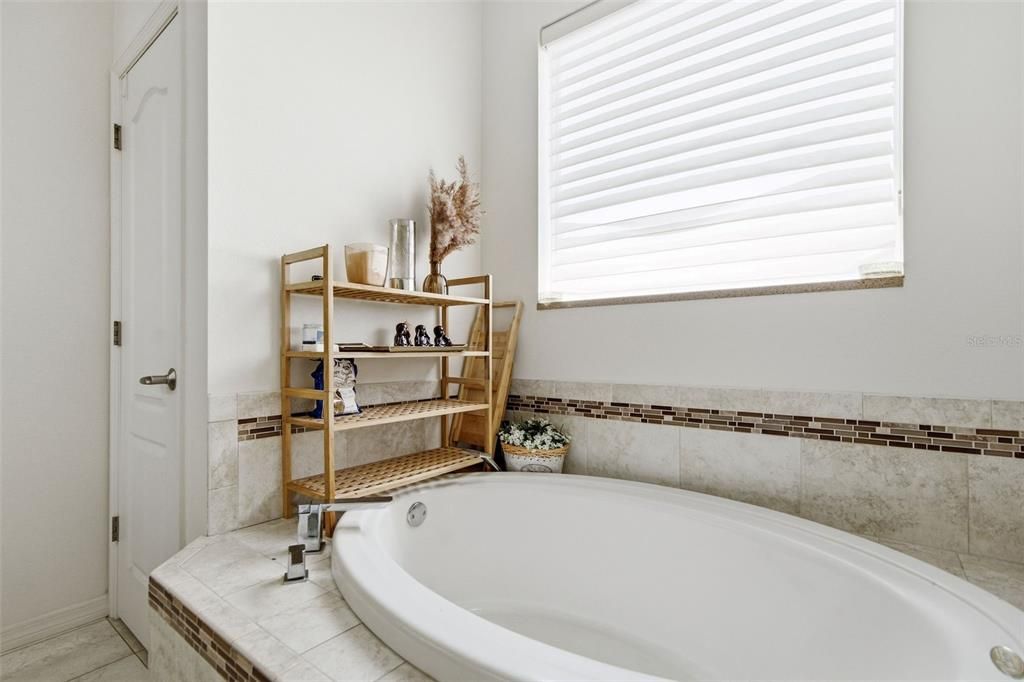 В аренду: $3,200 (4 спален, 3 ванн, 2404 Квадратных фут)