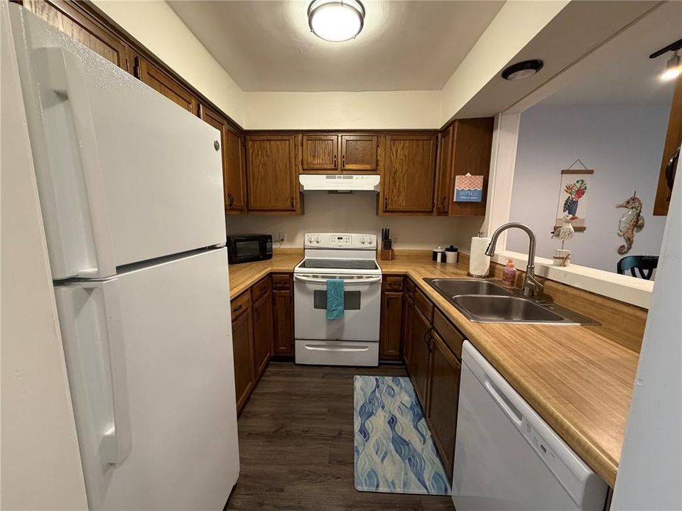 На продажу: $179,500 (2 спален, 1 ванн, 1056 Квадратных фут)