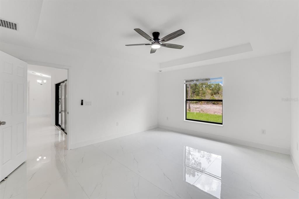 En Venta: $399,000 (4 camas, 2 baños, 2170 Pies cuadrados)