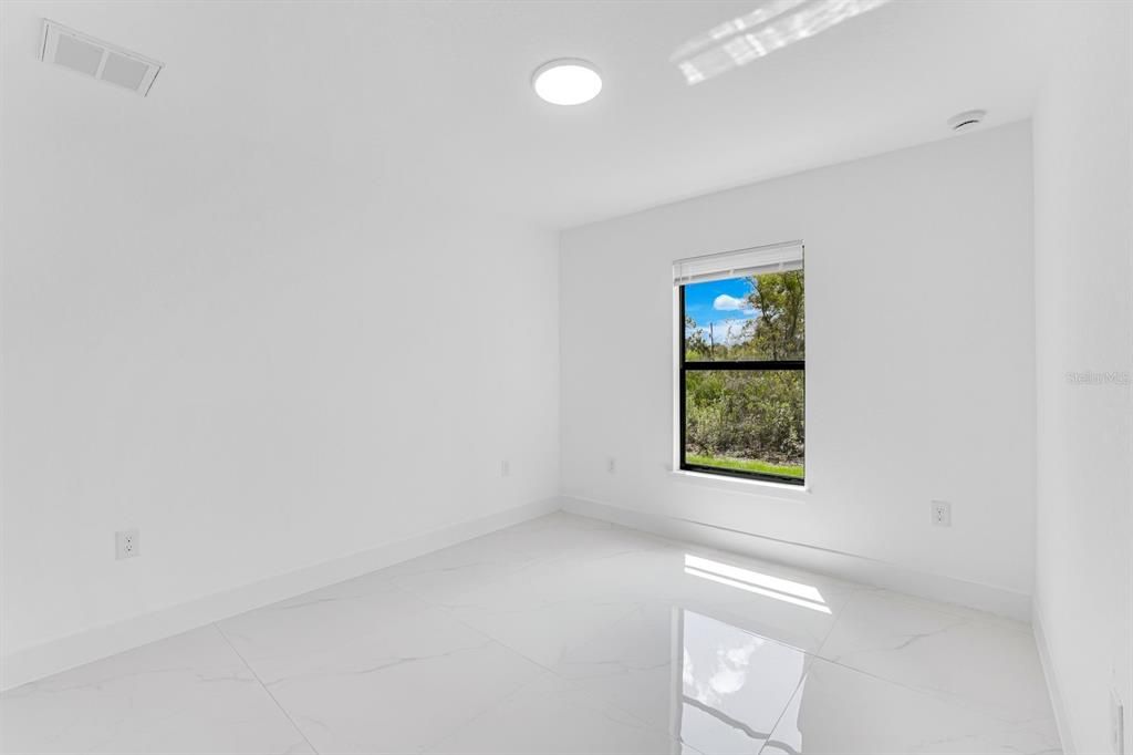 En Venta: $399,000 (4 camas, 2 baños, 2170 Pies cuadrados)
