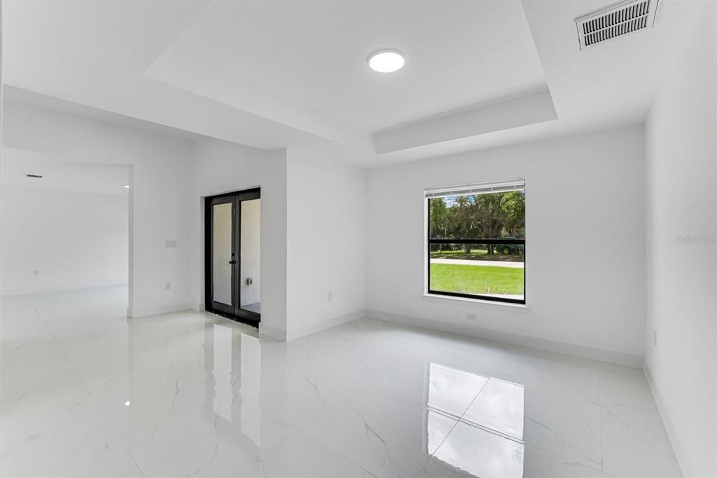 En Venta: $399,000 (4 camas, 2 baños, 2170 Pies cuadrados)