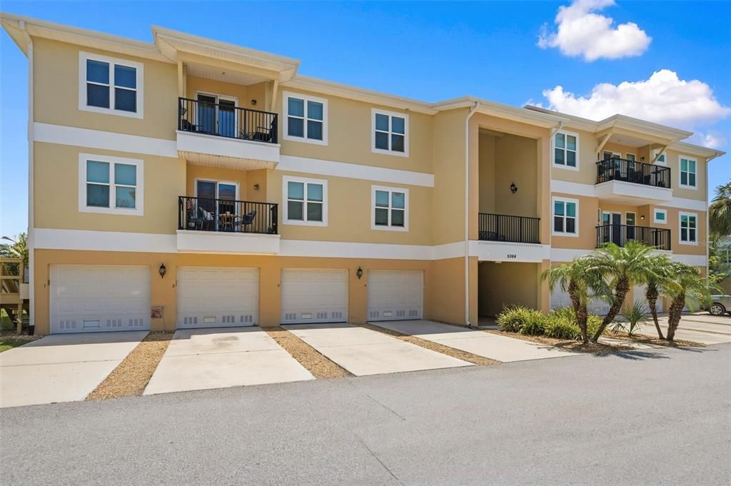 For Sale: $235,000 (3 beds, 2 baths, 1228 Square Feet)