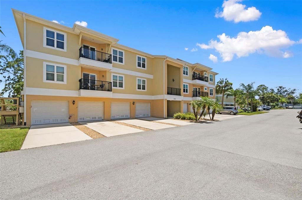 For Sale: $235,000 (3 beds, 2 baths, 1228 Square Feet)