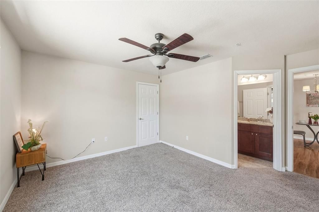 For Sale: $235,000 (3 beds, 2 baths, 1228 Square Feet)