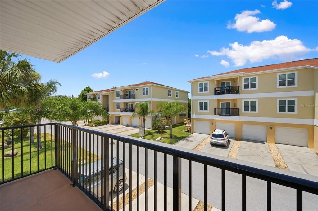 For Sale: $235,000 (3 beds, 2 baths, 1228 Square Feet)