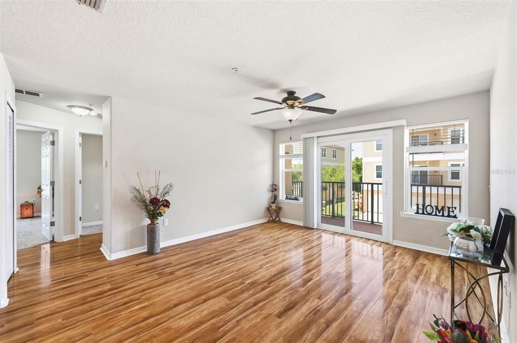 For Sale: $235,000 (3 beds, 2 baths, 1228 Square Feet)
