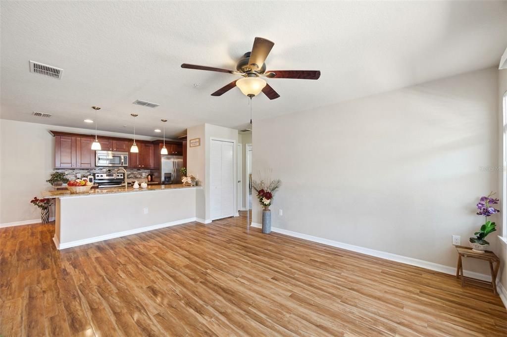 For Sale: $235,000 (3 beds, 2 baths, 1228 Square Feet)