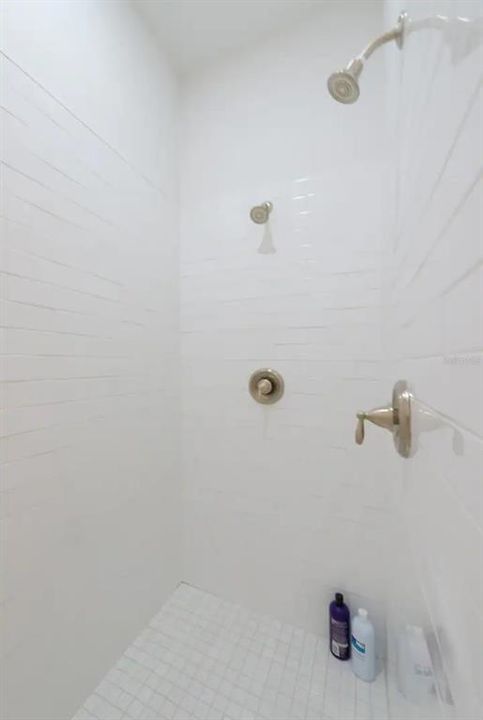 En Renta: $2,095 (4 camas, 2 baños, 1948 Pies cuadrados)