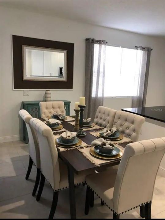 En Renta: $2,095 (4 camas, 2 baños, 1948 Pies cuadrados)