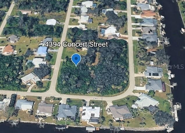 На продажу: $17,000 (0.23 acres)