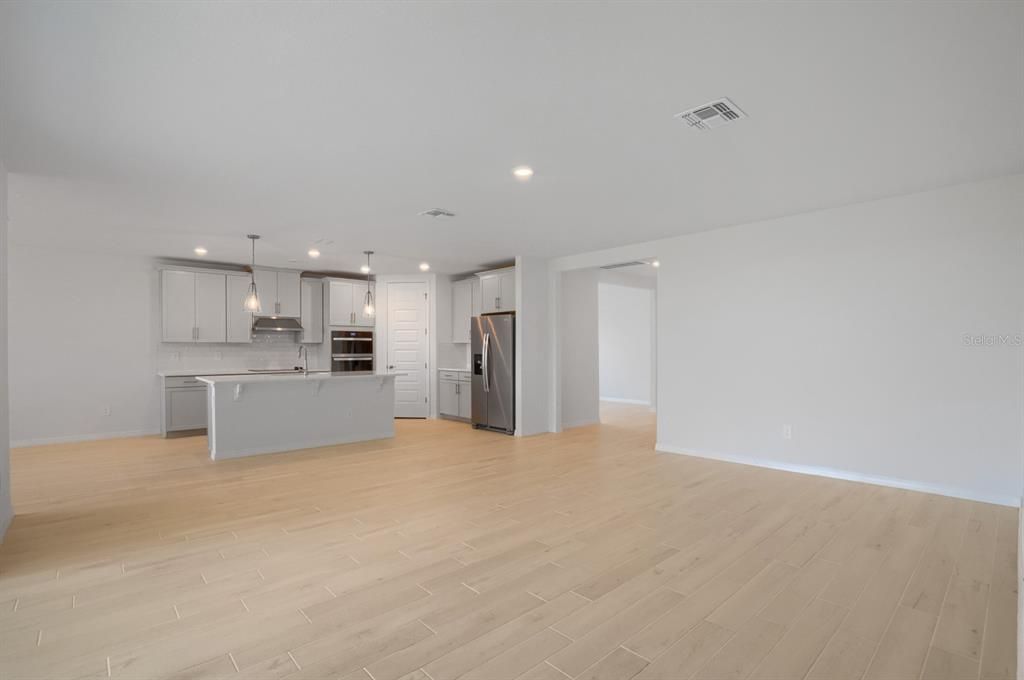 For Sale: $435,000 (4 beds, 3 baths, 2486 Square Feet)