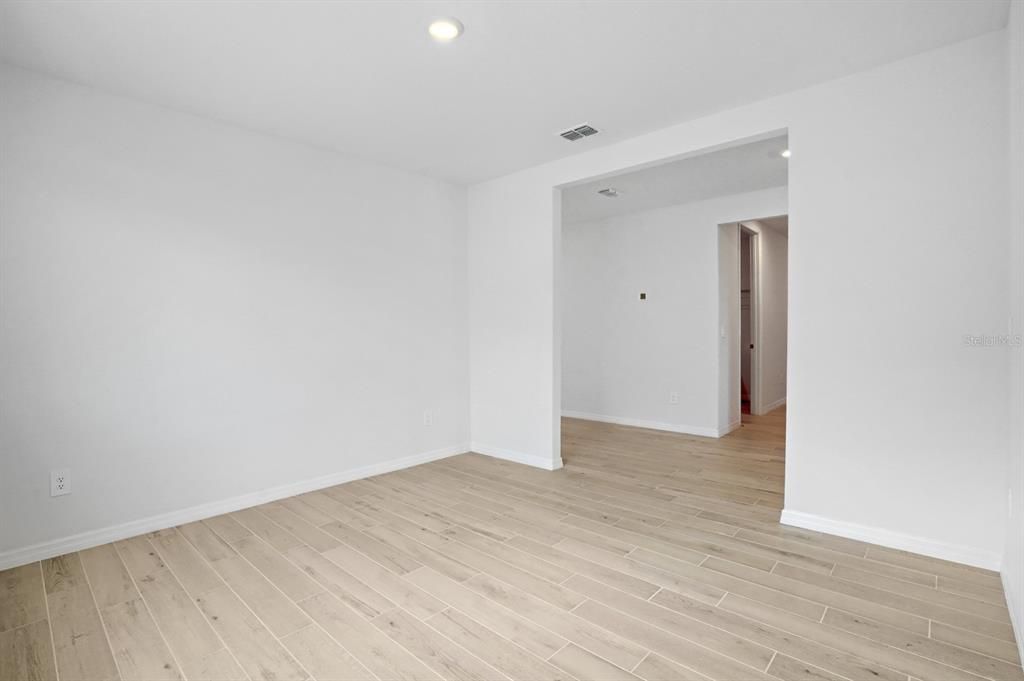 For Sale: $435,000 (4 beds, 3 baths, 2486 Square Feet)