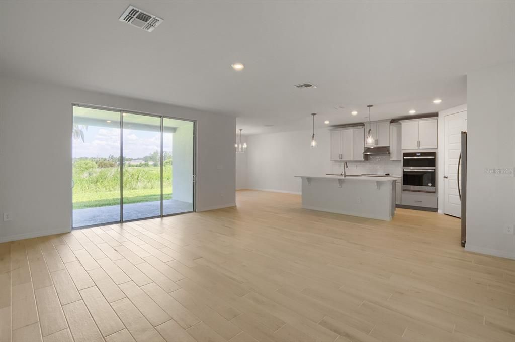 For Sale: $435,000 (4 beds, 3 baths, 2486 Square Feet)