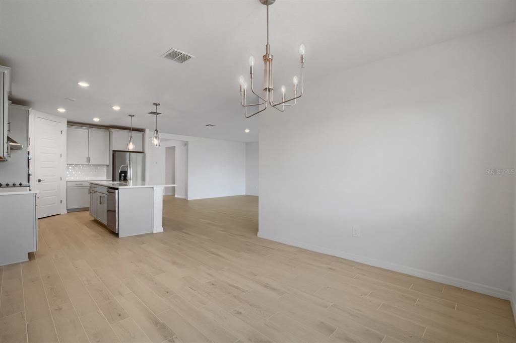 For Sale: $435,000 (4 beds, 3 baths, 2486 Square Feet)