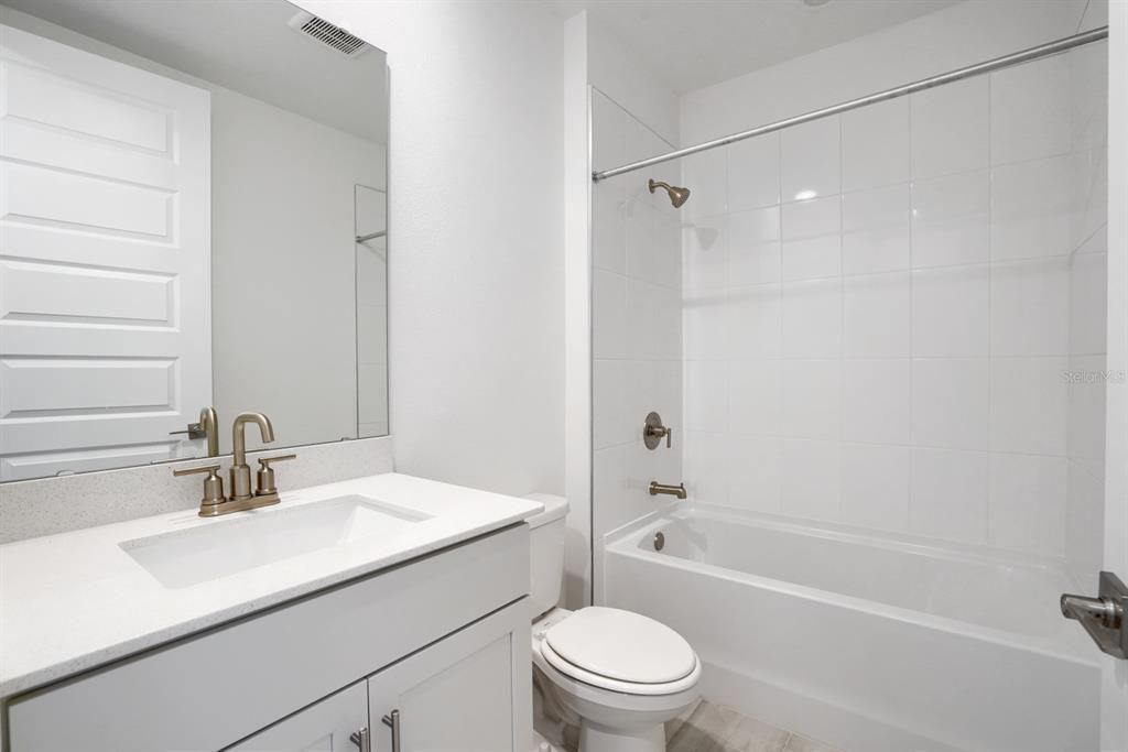 For Sale: $435,000 (4 beds, 3 baths, 2486 Square Feet)