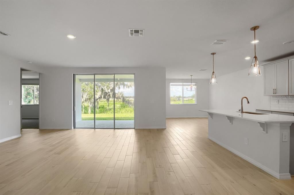 For Sale: $435,000 (4 beds, 3 baths, 2486 Square Feet)