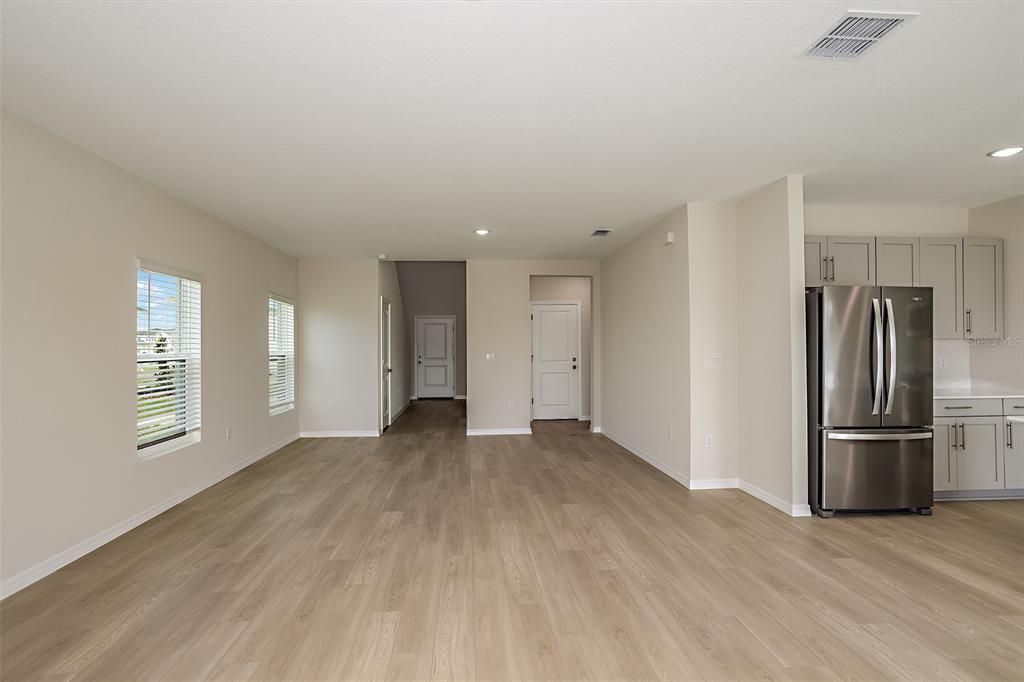 En Venta: $407,790 (5 camas, 3 baños, 2470 Pies cuadrados)