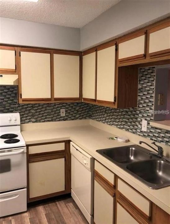 В аренду: $1,250 (1 спален, 1 ванн, 779 Квадратных фут)