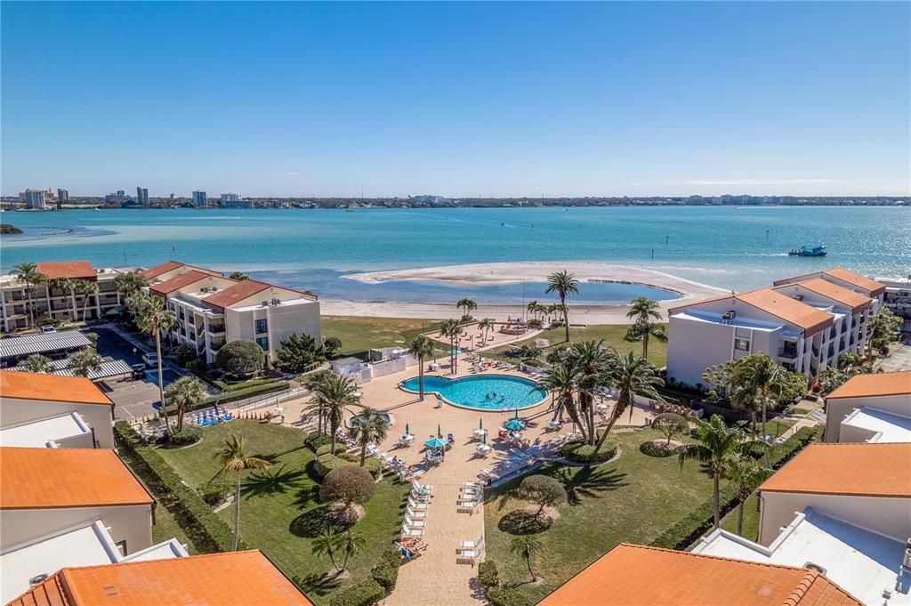 For Sale: $415,000 (2 beds, 2 baths, 1260 Square Feet)