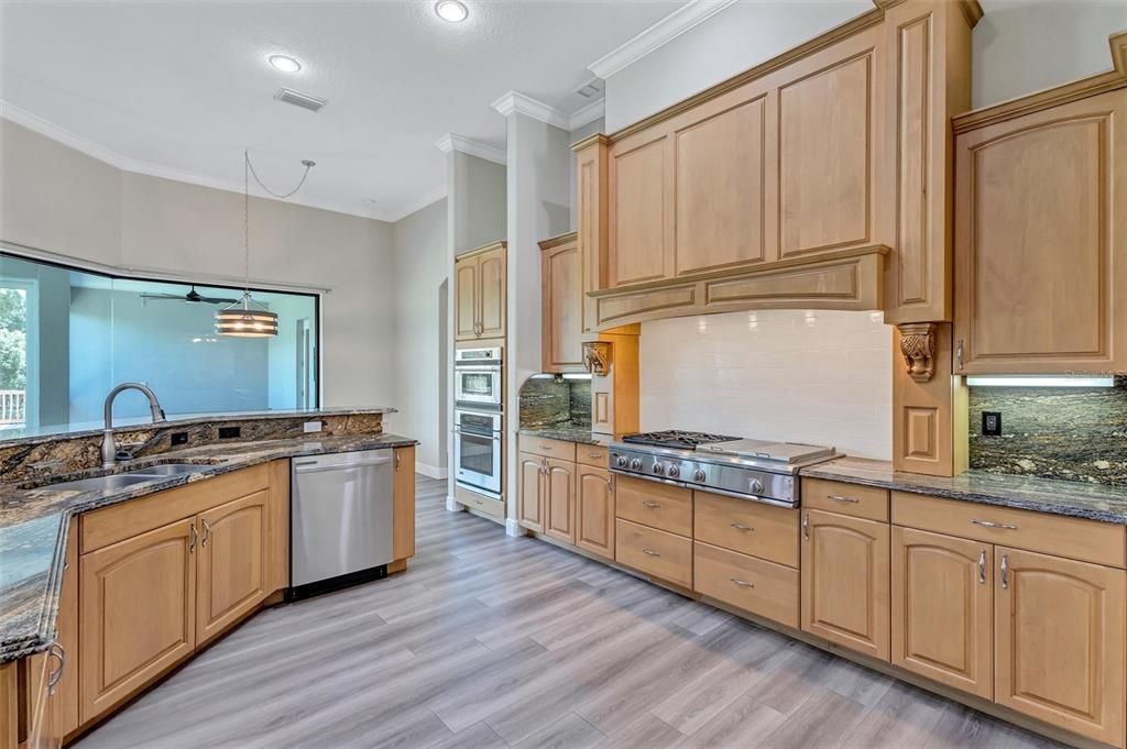 En Venta: $1,250,000 (4 camas, 4 baños, 5380 Pies cuadrados)