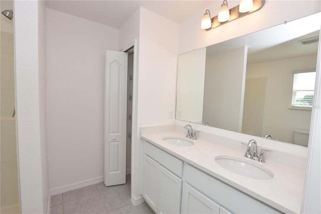 В аренду: $1,860 (3 спален, 2 ванн, 1694 Квадратных фут)