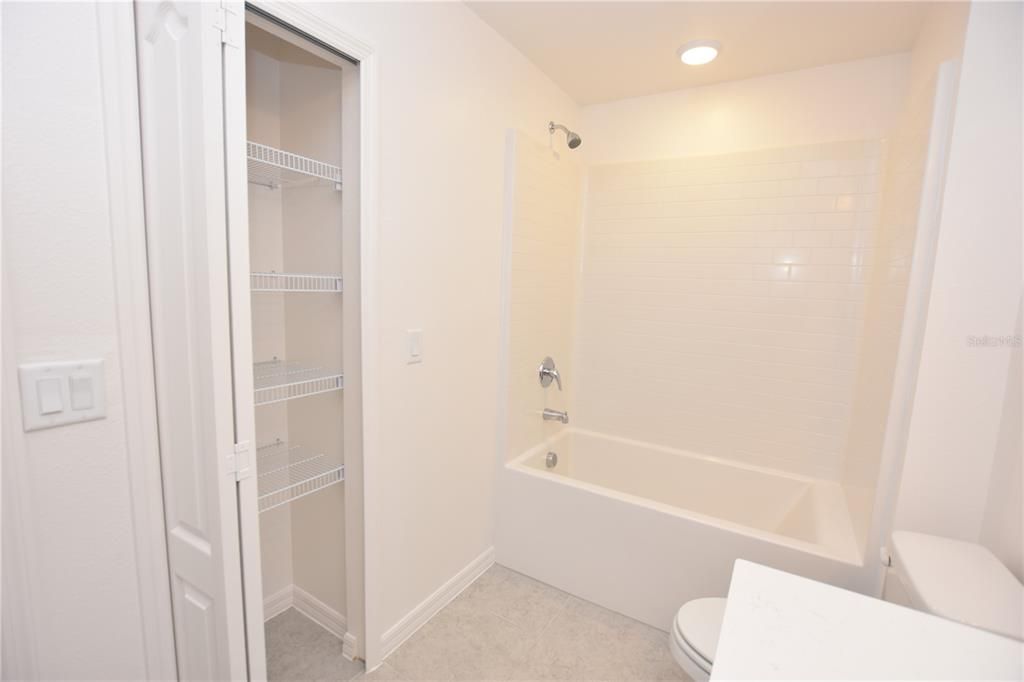 В аренду: $1,860 (3 спален, 2 ванн, 1694 Квадратных фут)