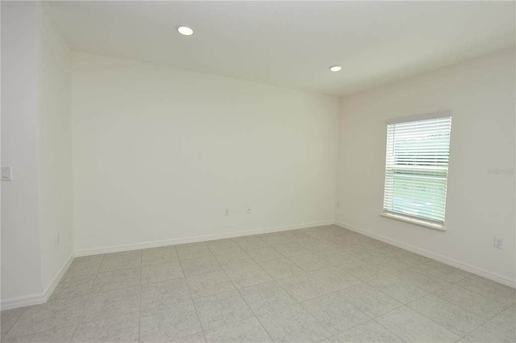В аренду: $1,860 (3 спален, 2 ванн, 1694 Квадратных фут)