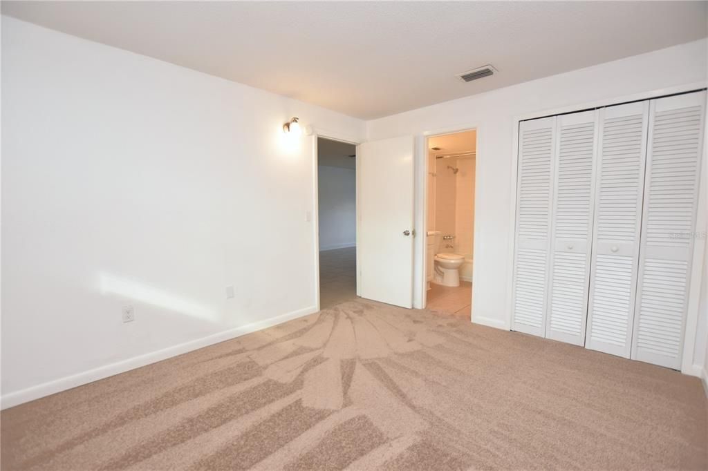 В аренду: $1,160 (2 спален, 1 ванн, 840 Квадратных фут)