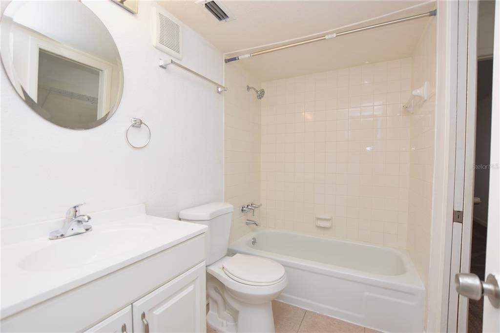 В аренду: $1,160 (2 спален, 1 ванн, 840 Квадратных фут)