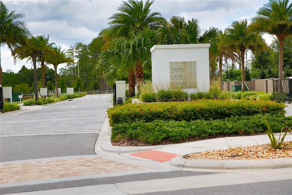 For Rent: $3,150 (4 beds, 2 baths, 1970 Square Feet)