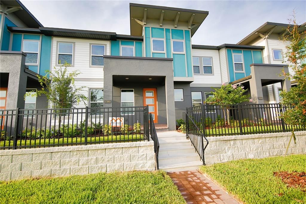 For Rent: $3,150 (4 beds, 2 baths, 1970 Square Feet)