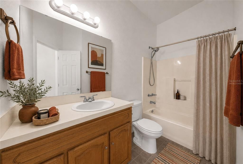 For Sale: $150,000 (2 beds, 2 baths, 1034 Square Feet)