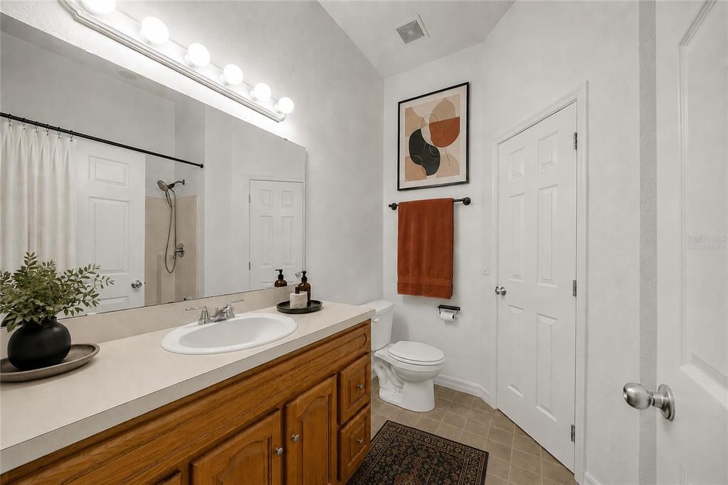 For Sale: $150,000 (2 beds, 2 baths, 1034 Square Feet)