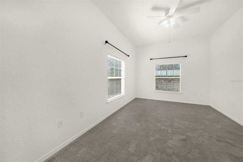 For Sale: $150,000 (2 beds, 2 baths, 1034 Square Feet)
