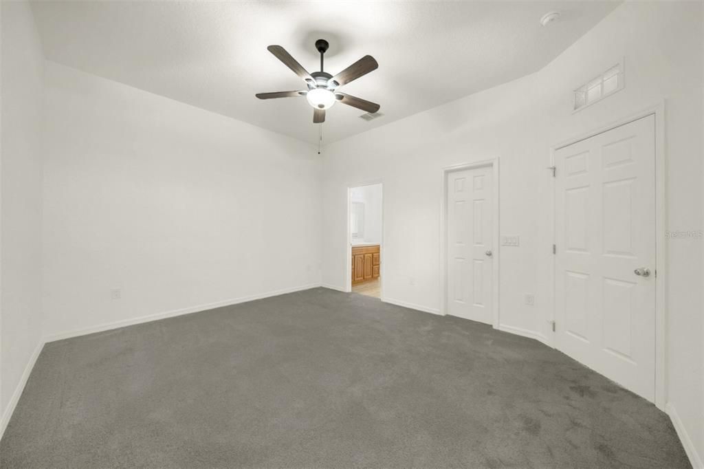 For Sale: $150,000 (2 beds, 2 baths, 1034 Square Feet)