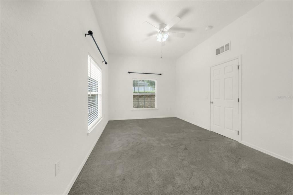 For Sale: $150,000 (2 beds, 2 baths, 1034 Square Feet)
