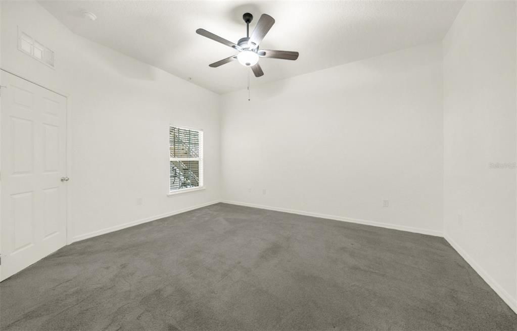 For Sale: $150,000 (2 beds, 2 baths, 1034 Square Feet)