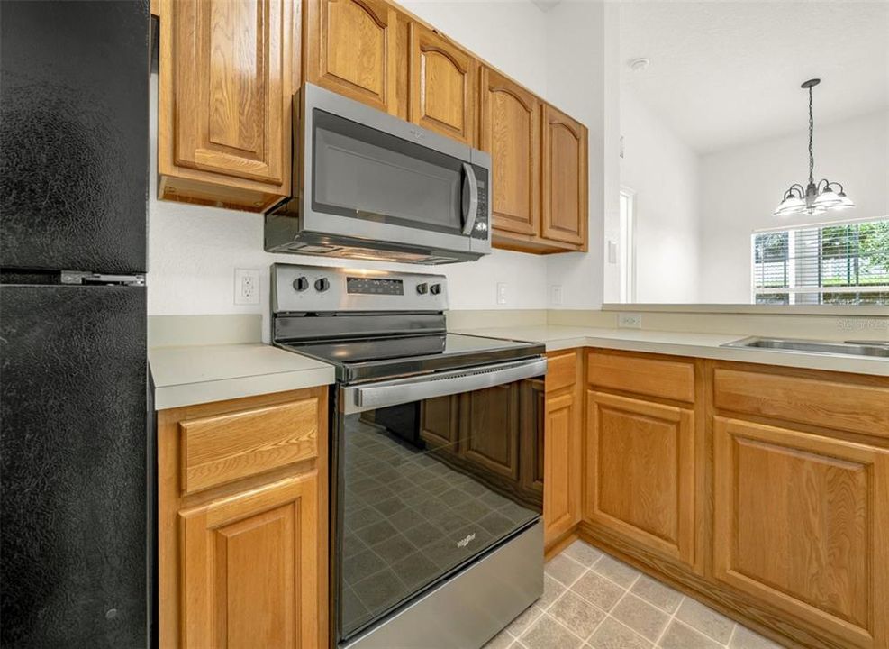 For Sale: $150,000 (2 beds, 2 baths, 1034 Square Feet)
