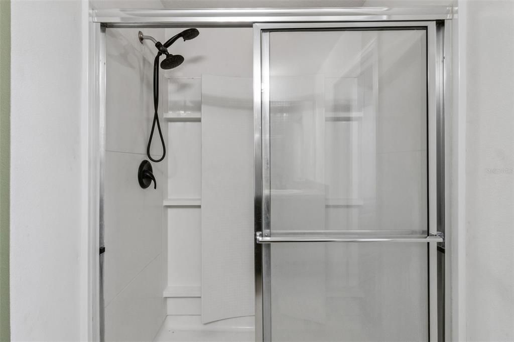 На продажу: $325,000 (5 спален, 3 ванн, 2674 Квадратных фут)