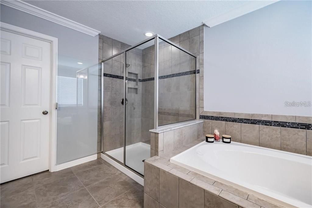 En Venta: $579,000 (5 camas, 3 baños, 3568 Pies cuadrados)
