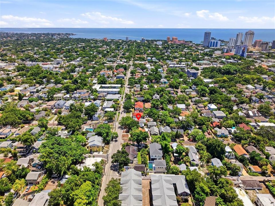 Под контрактом: $499,000 (3 спален, 2 ванн, 1200 Квадратных фут)