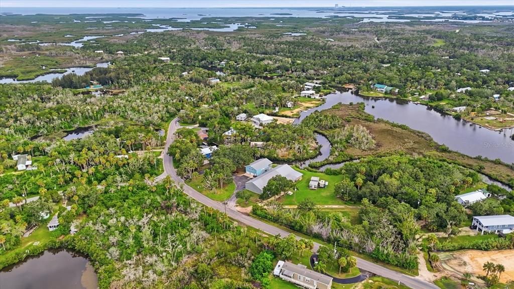 На продажу: $269,900 (2 спален, 1 ванн, 640 Квадратных фут)