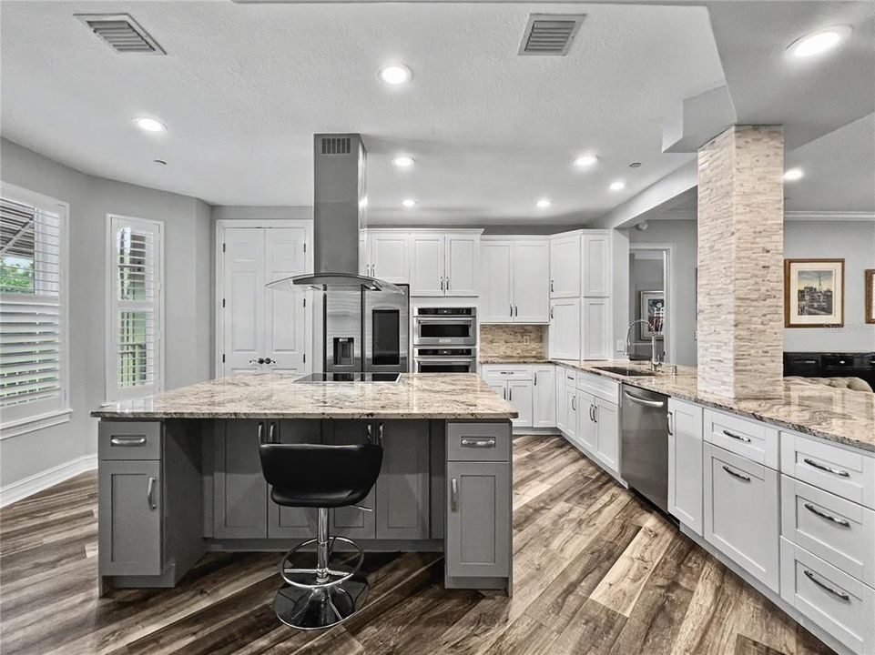 Active With Contract: $750,000 (3 beds, 2 baths, 1943 Square Feet)