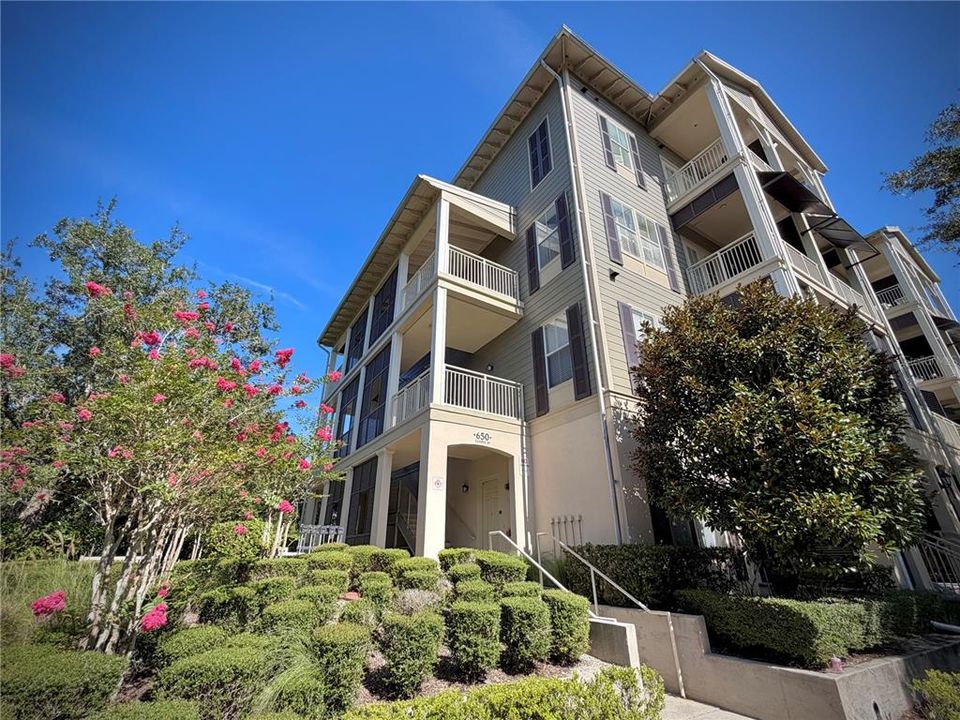 Active With Contract: $750,000 (3 beds, 2 baths, 1943 Square Feet)