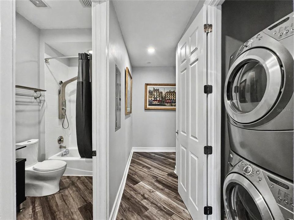 Active With Contract: $750,000 (3 beds, 2 baths, 1943 Square Feet)