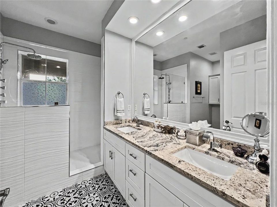 Active With Contract: $750,000 (3 beds, 2 baths, 1943 Square Feet)