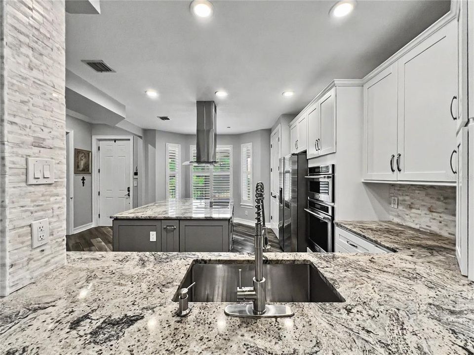 Active With Contract: $750,000 (3 beds, 2 baths, 1943 Square Feet)
