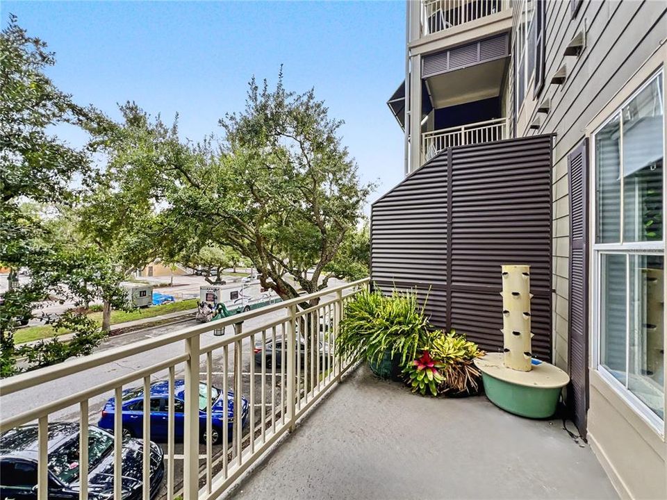 Active With Contract: $750,000 (3 beds, 2 baths, 1943 Square Feet)